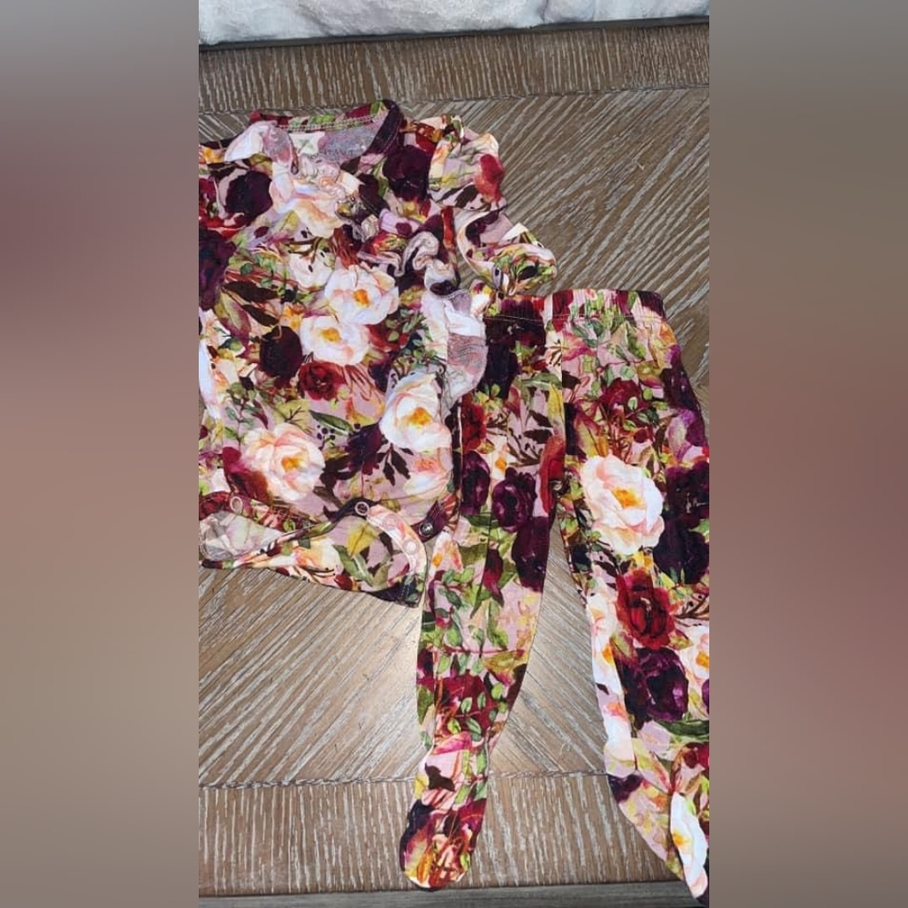 Posh  peanut  2 piece set 0-3 months